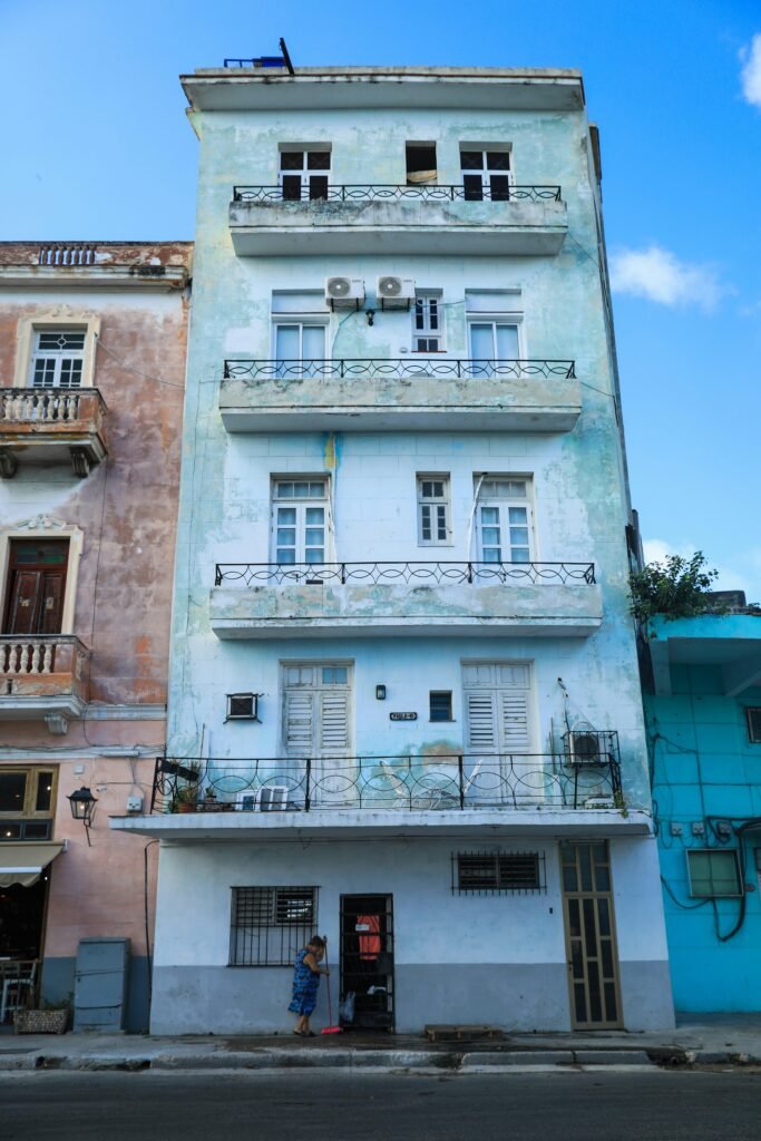 Discovering Local Architecture and Its Cultural Meaning