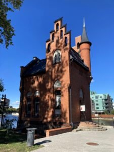 Exploring Timeless Wonders: Traveling to Historic Landmarks