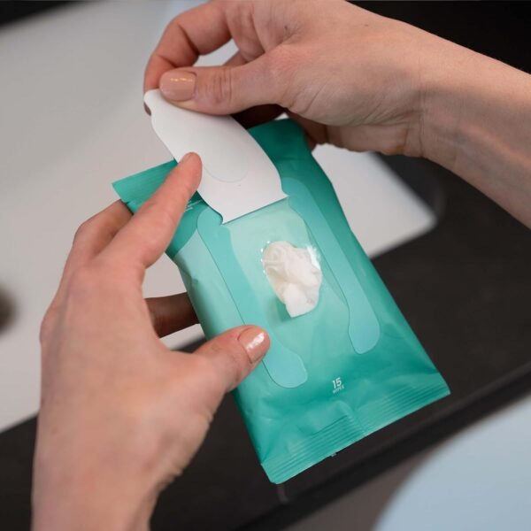 Lume Acidified Deodorant Wipes - 24 Hour Odor Cont... - Image 5