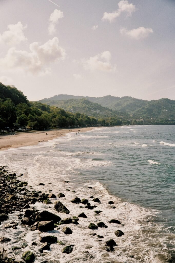 Best Travel Spots Combining Stunning Beaches & Mountains