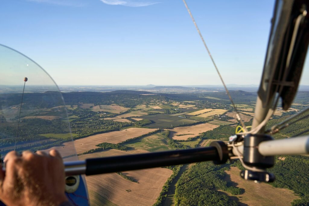 Top Paragliding Destinations Around the World to Explore